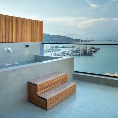 Harbour Hotel