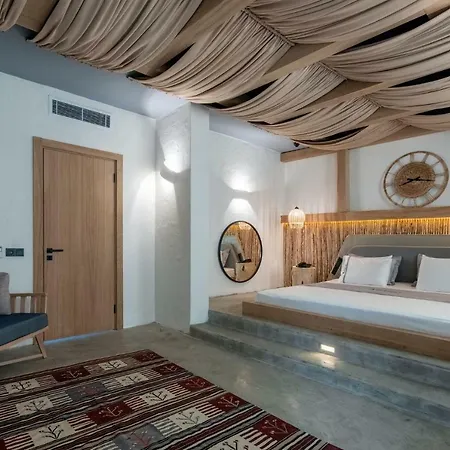 Harbour Hotel 2*