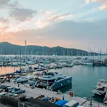 Harbour 2*