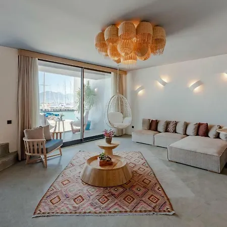 Harbour Hotel